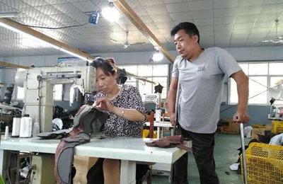 残疾限制了他的肢体,但他的创业梦仍奔向远方